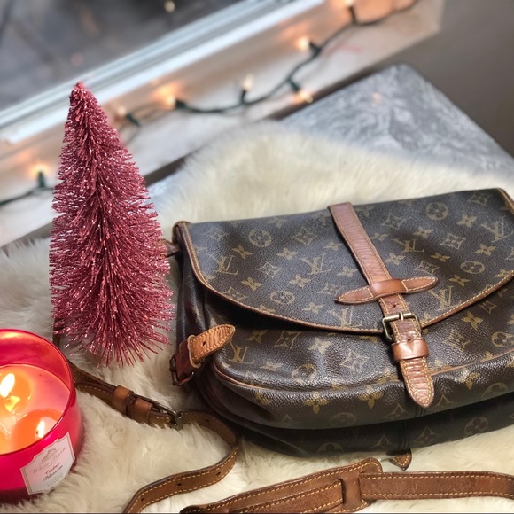 Louis Vuitton Handbags - Louis Vuitton Saumur 30 crossbody